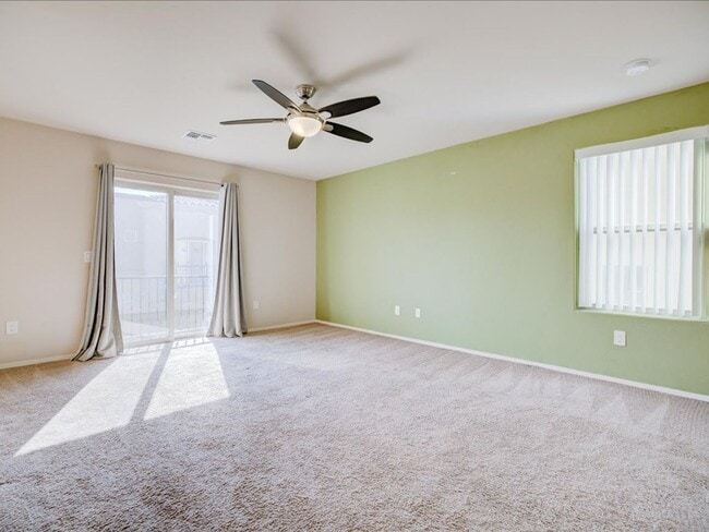 Building Photo - 3 Bedroom 2.5 Bath   $200.00 OFF FIRST FULL MONTHS RENT