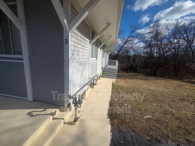 Building Photo - 3115 S Forest Ave