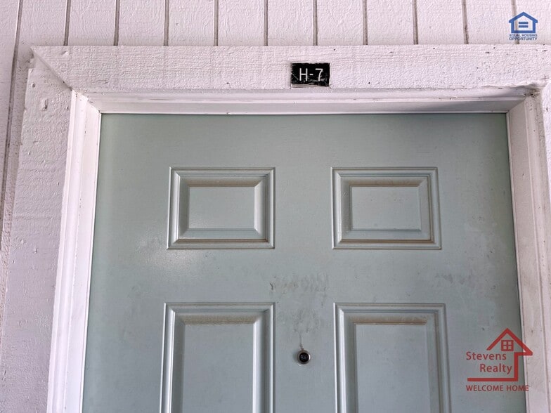 Primary Photo - 2111 NW Lindy Ave