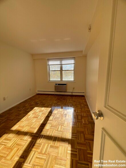 Building Photo - 185 Freeman St