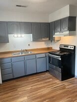 Building Photo - 10 Suncrest Ter