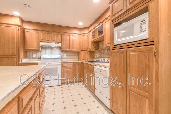 Building Photo - 9159 E Latimer Pl