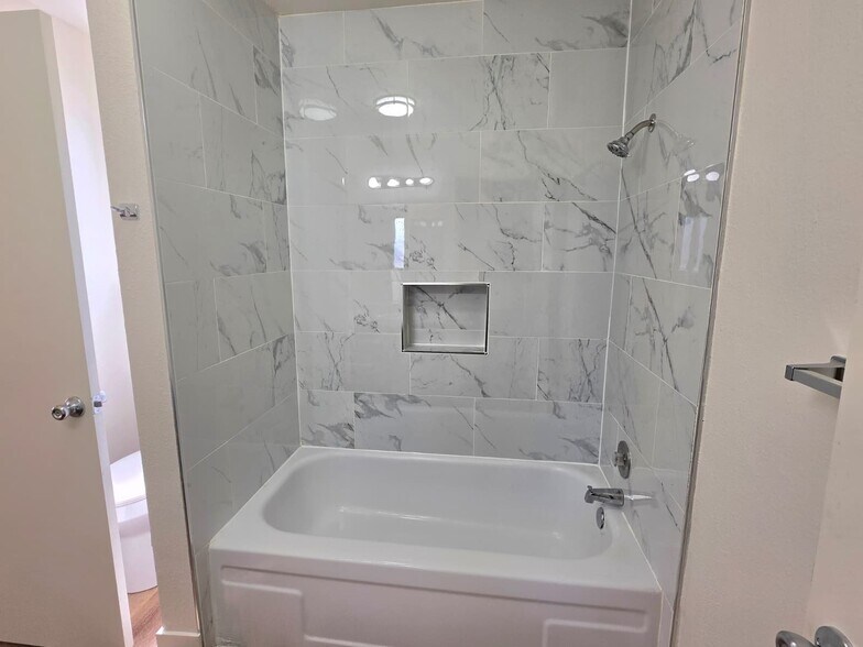 Building Photo - 4264 N Bengston Ave