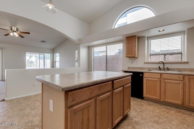 Building Photo - 42376 W Chisholm Dr