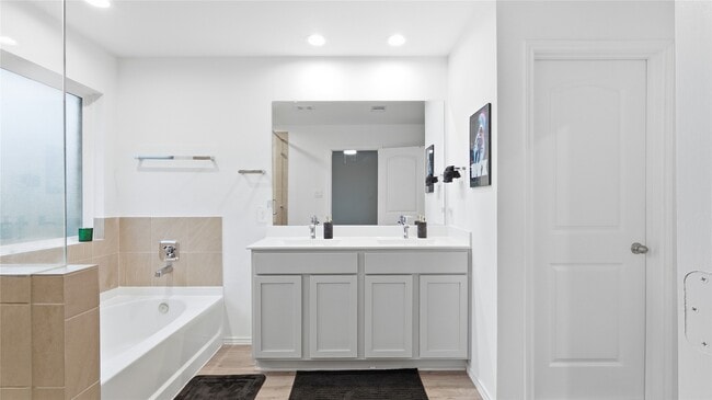 Building Photo - 22243 Florence Spgs Dr