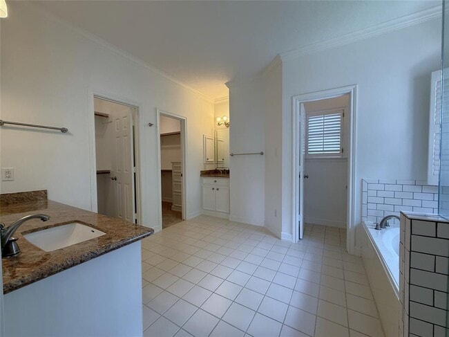 Building Photo - 3024 Rice Boulevard