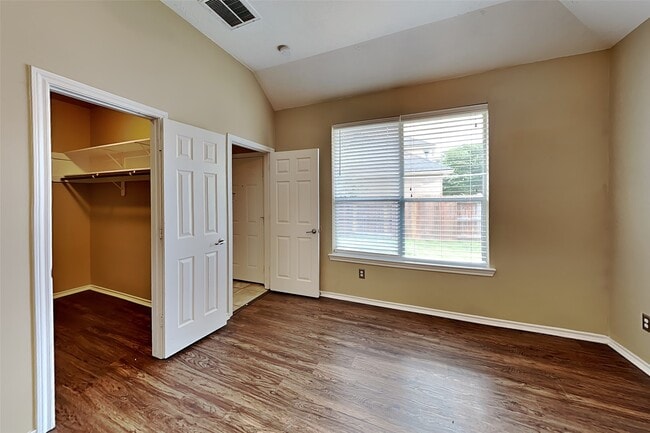 Building Photo - 8723 Rollick Dr