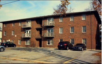Building Photo - 211