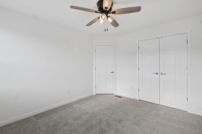 Building Photo - 119 Red Willow Dr