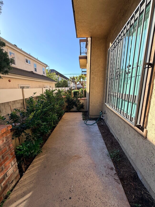 Building Photo - 431 N Alhambra Ave