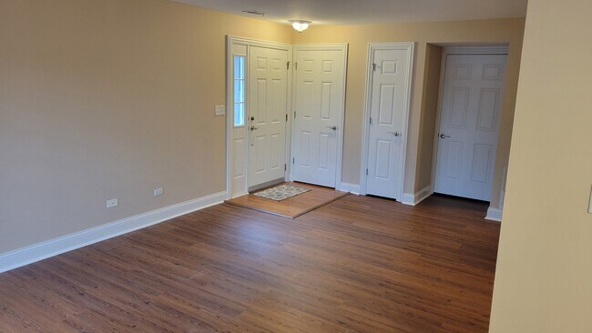 Building Photo - 15 Foxcroft Rd