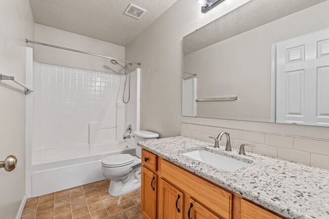 Building Photo - Prime SE Boise 3bd/2.5ba Home!