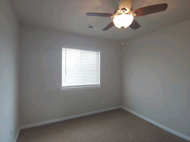 Building Photo - 1826 N Meyers Rd