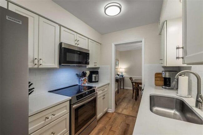 Building Photo - 183 Triumph Dr NW