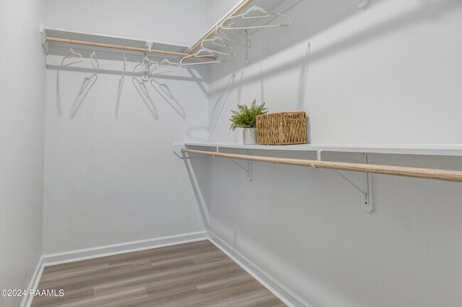 Building Photo - 124 Lightbourne Dr