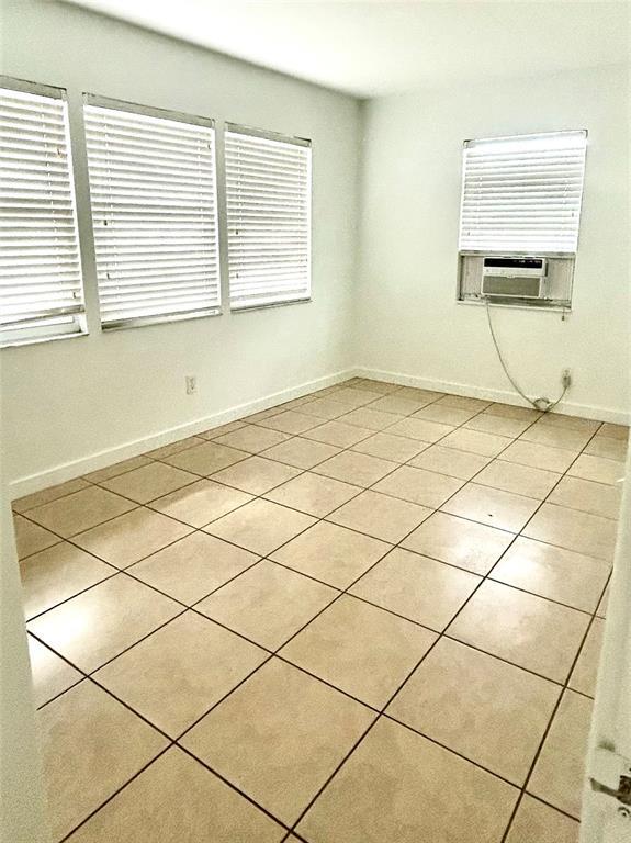 Building Photo - 2695 Fruitville Rd