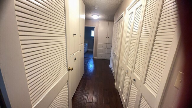 Building Photo - Beautiful Home with Golf course Views