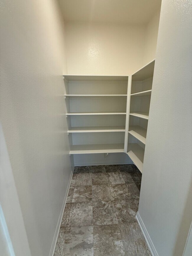 Building Photo - Victorville- New Richmond Home, 3 bedrooms...