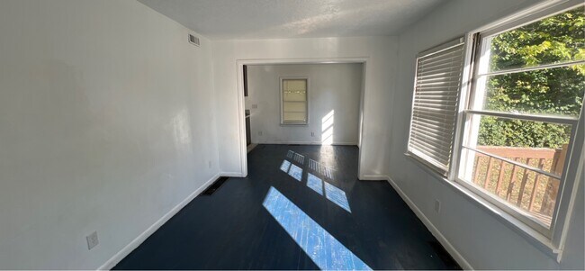 Building Photo - 11418 E 13th St