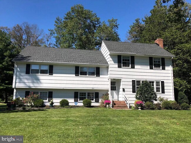 Building Photo - 269 Shady Brook Ln