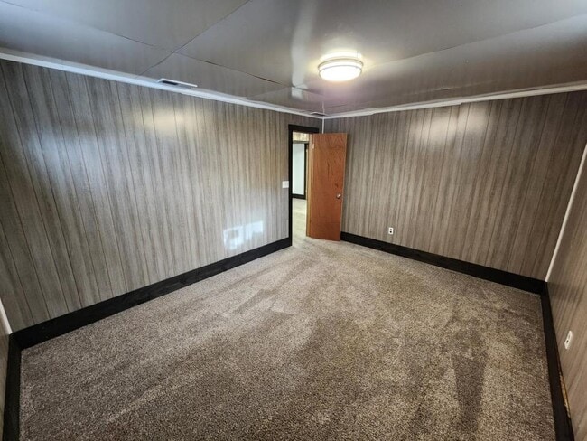 Building Photo - 2318 E Boulevard Ave