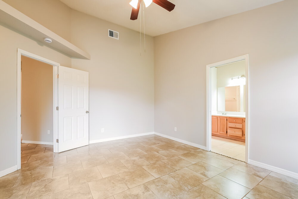 Building Photo - 2523 Dovetail Dr