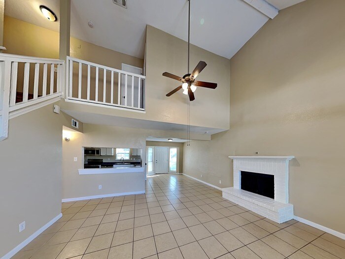 Building Photo - 1386 Southridge Dr