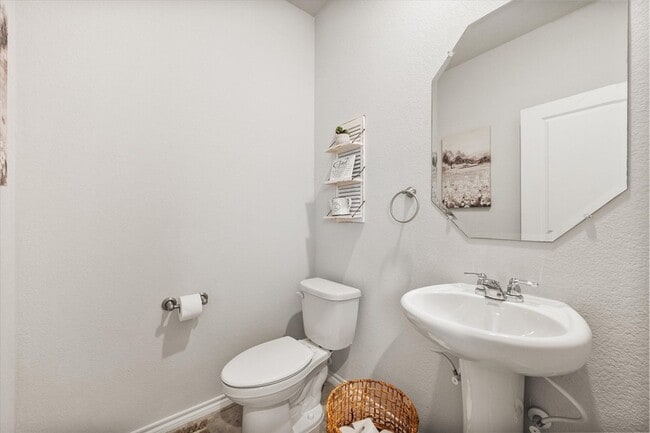 Building Photo - 105 Greengate Dr