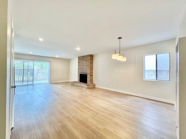 Building Photo - 1552 Berkeley St