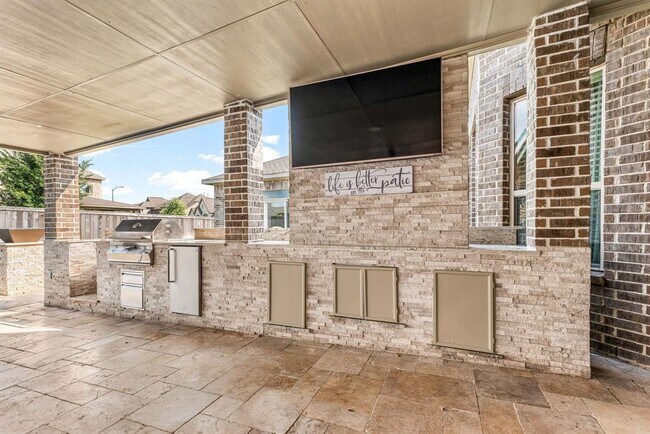 Building Photo - 16202 Coyote Run Ln
