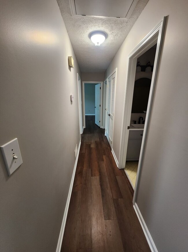 Building Photo - Renovated 3 bedroom 2 full bath home with attached garage and unfinished basement in J-town!