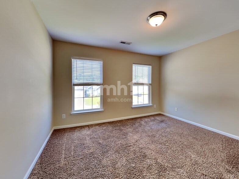 Building Photo - 7740 Desoto Dr