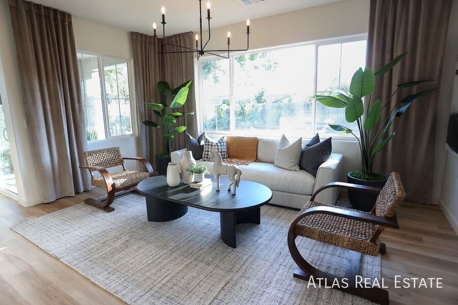 Building Photo - 6532 N 15th Dr