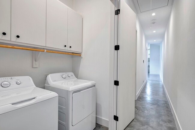 Building Photo - 907 Kern St