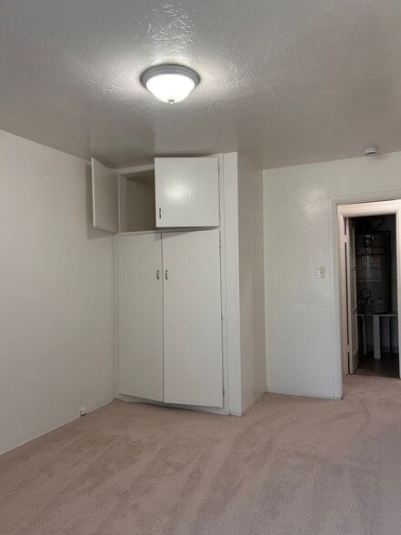 Building Photo - 2836 Jarvis St