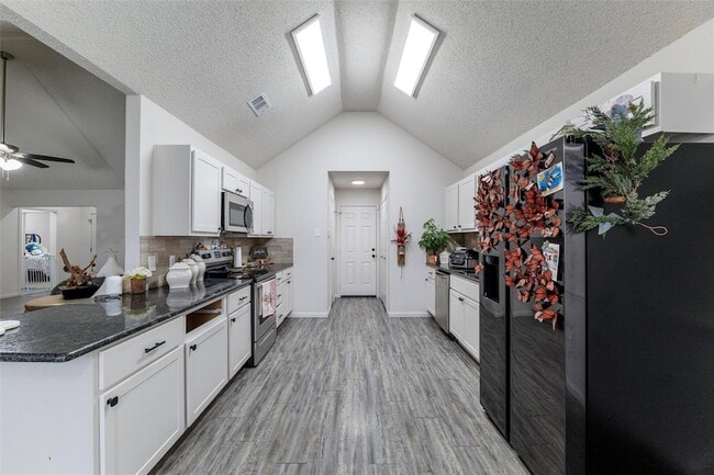 Building Photo - 916 Clover Hill Ln