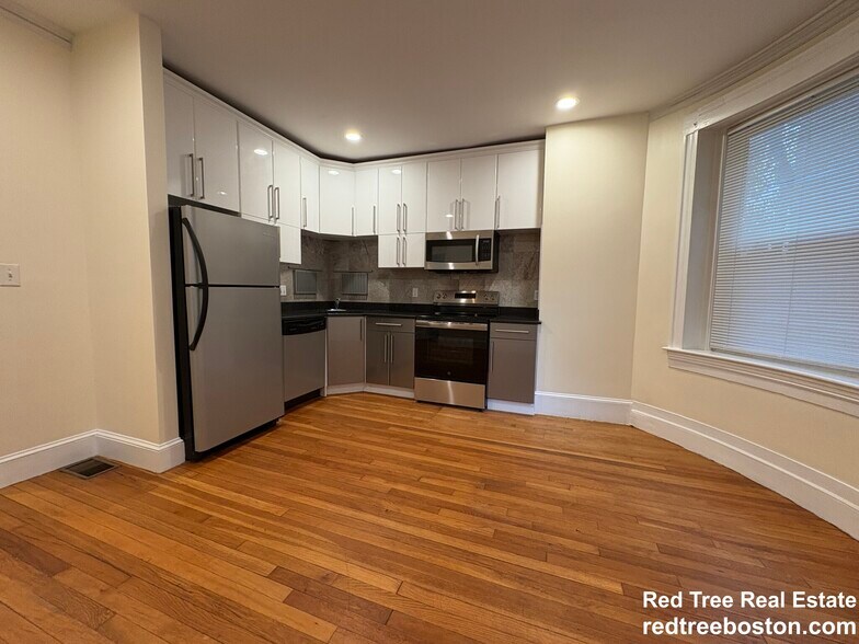 Building Photo - 195 Winthrop Rd