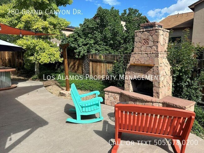 Building Photo - 280 Grand Canyon Dr