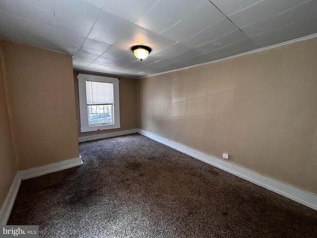 Building Photo - 308 S Raleigh St