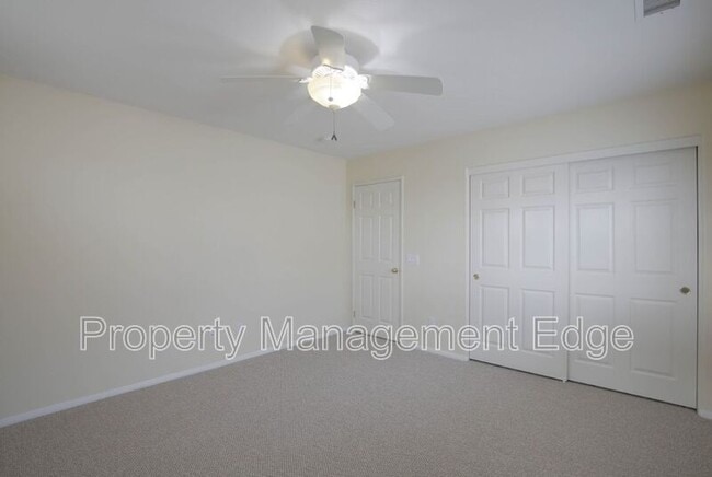 Building Photo - Birch Ct 38265