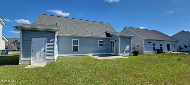 Building Photo - 3924 Pensacola Dr