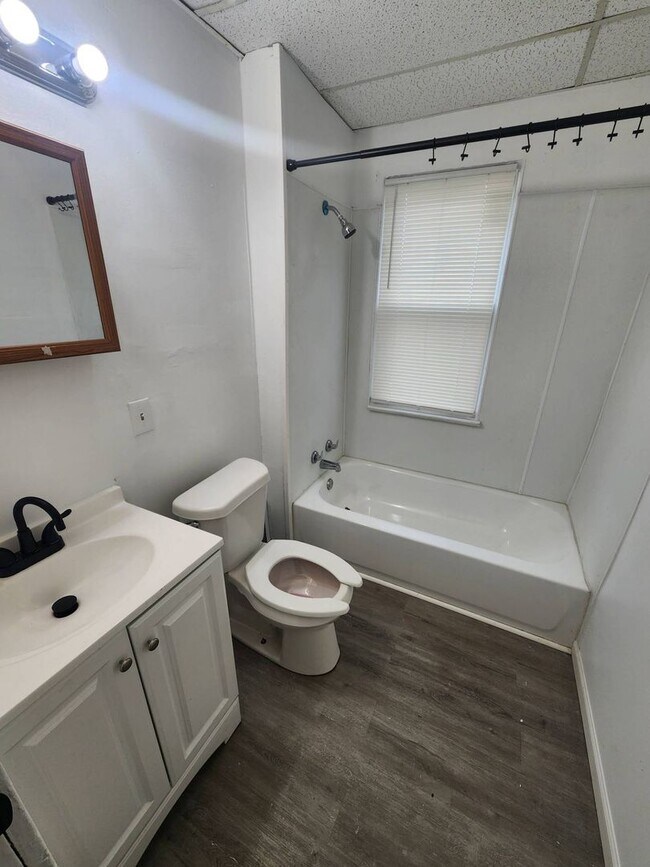 Building Photo - 13302 Ferris Ave