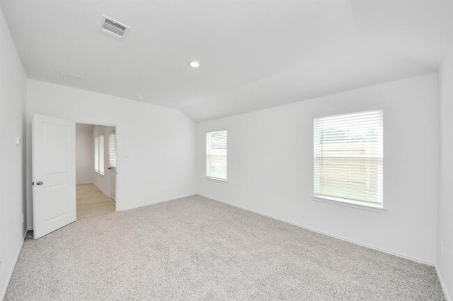 Building Photo - 5038 Balcolm Dr
