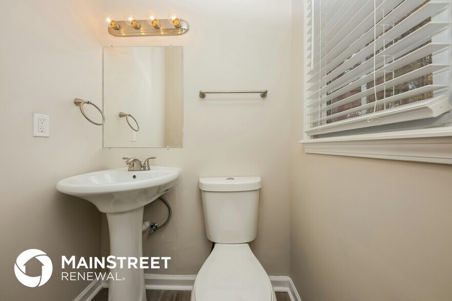 Building Photo - 3405 Ridgecrest Dr