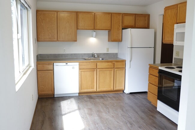 Building Photo - Bitter Lake Apartments