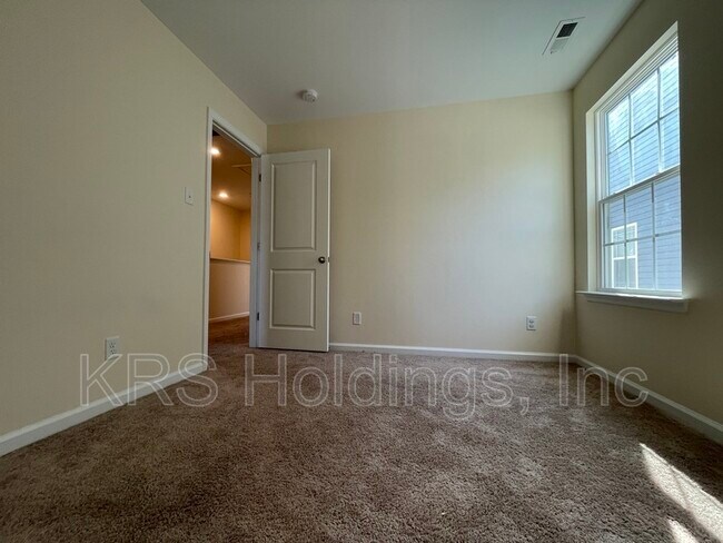 Building Photo - 1611 Independence Blvd