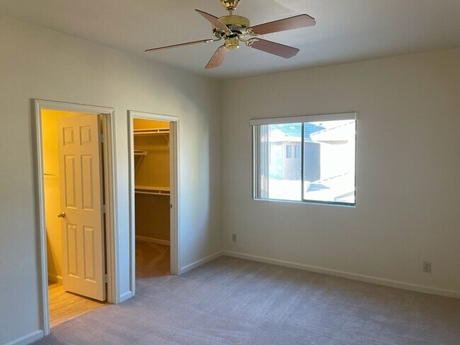 Building Photo - South Reno Tanamera Two Bedroom Upstairs Condo