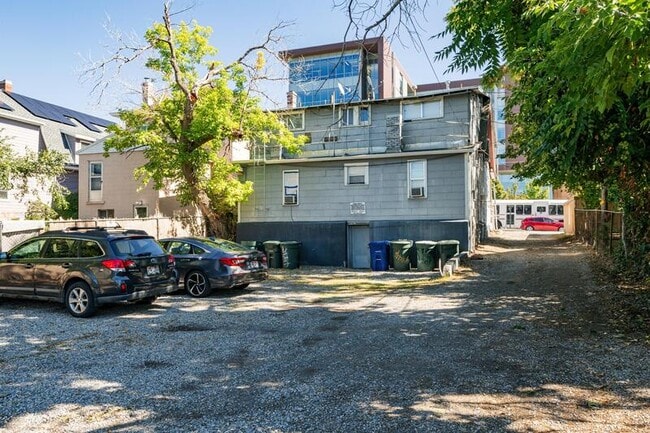 Building Photo - 368 S University St