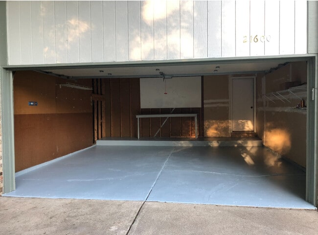 Building Photo - 21600 Whittington St