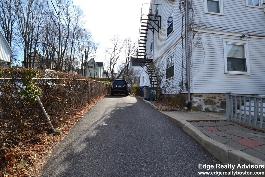 Building Photo - 70 Arlington St